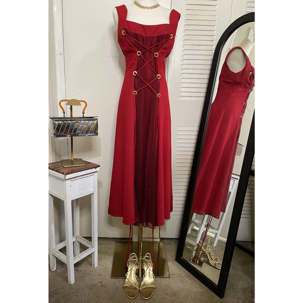 Elegant ST Sleeveless Maiden Long Bicolor Dress With Gold Accent Size 10